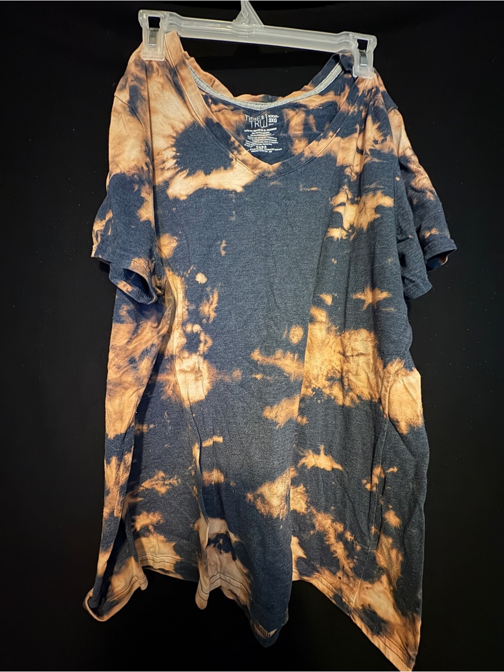 Time and Tru Men's Tie-Dye V-Neck Shirt - Navy & Orange